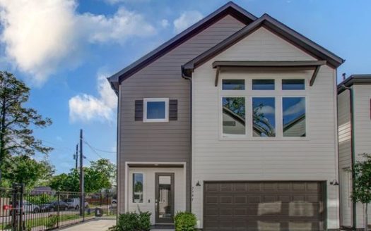 3-Bedroom Single Family Home for Rent in Houston, TX 77091 – $2350/mo | 3 Baths | Updated 2025