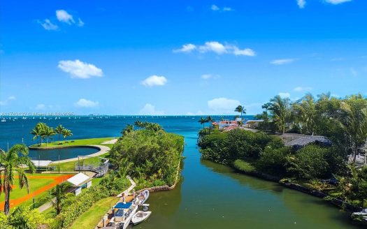 Lot for Sale in Miami, FL 33133 – 1 Bedroom, 1 Bath – $21000000