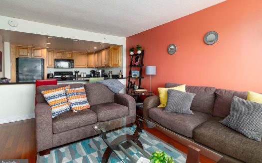 Condo for Sale in Philadelphia, PA 19130 – 2 Bedroom, 1 Bath – $348000