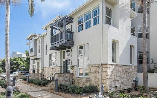 Townhouse for Sale in Playa Vista, CA 90094 – 3 Bedrooms, 3 Baths – $1695000
