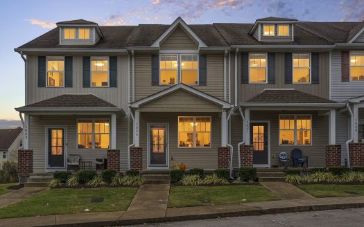 Townhouse for Sale in Nashville, TN 37217 – 2 Bedrooms, 3 Baths – $262000