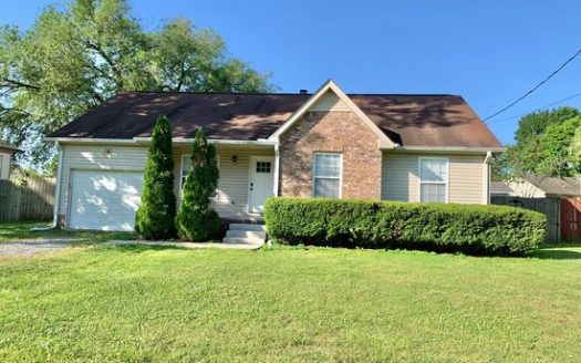 3-Bedroom Single Family Home for Rent in Old Hickory, TN 37138 – $1950/mo | 2 Baths | Updated 2025