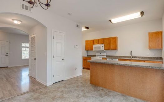 3-Bedroom Townhouse  for Rent in Nashville, TN 37209 – $2399/mo | 3 Baths | Updated 2025
