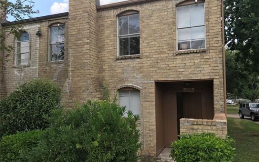 3-Bedroom Townhouse  for Rent in Houston, TX 77099 – $1550/mo | 3 Baths | Updated 2025