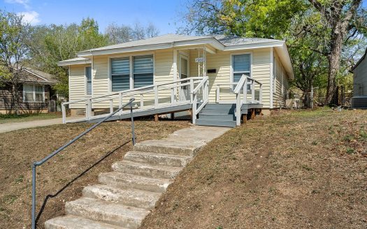 Single Family Home for Sale in Fort worth, TX 76116 – 4 Bedrooms, 2 Baths – $250000