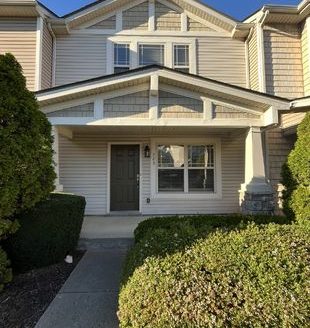 3-Bedroom Townhouse  for Rent in Hermitage, TN 37076 – $1800/mo | 3 Baths | Updated 2025