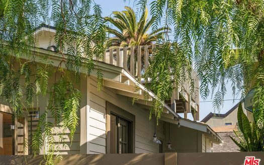 Multi Family Home for Sale in Venice, CA 90291 – 2 Bedrooms, 2 Baths – $2395000