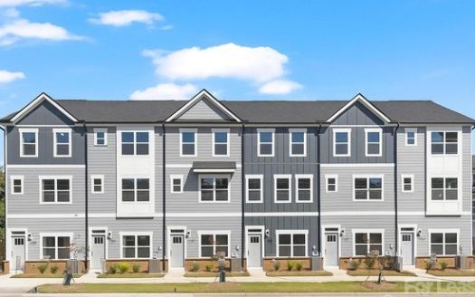 3-Bedroom Townhouse for Rent in Charlotte, NC 28216 – $2500/mo | 4 Baths | Updated 2025