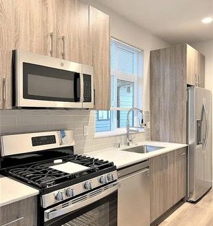 3-Bedroom Townhouse  for Rent in Seattle, WA 98108 – $2750/mo | 3 Baths | Updated 2025