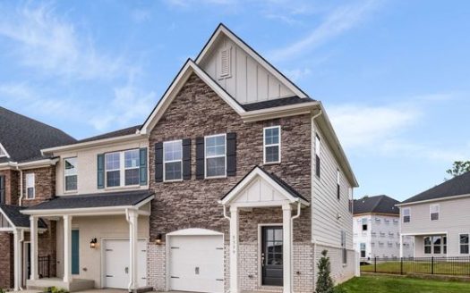 3-Bedroom Townhouse  for Rent in Hermitage, TN 37076 – $2250/mo | 3 Baths | Updated 2025