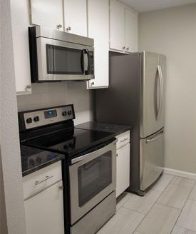 1-Bedroom Townhouse  for Rent in Houston, TX 77030 – $1150/mo | 1 Baths | Updated 2025