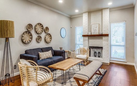Single Family Home for Sale in Dallas, TX 75246 – 2 Bedrooms, 3 Baths – $374000