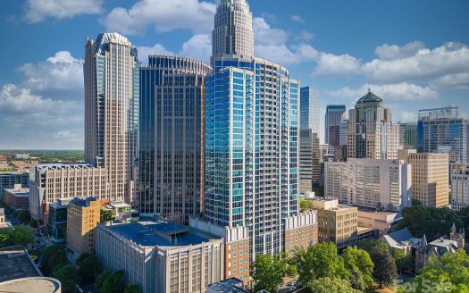 Condo for Sale in Charlotte, NC 28202 – 1 Bedroom, 1 Bath – $365000