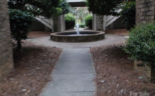 Condo for Sale in Charlotte, NC 28210 – 2 Bedrooms, 2 Baths – $279000