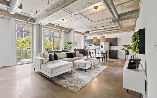 Condo for Sale in Dallas, TX 75215 – 2 Bedrooms, 2 Baths – $375000