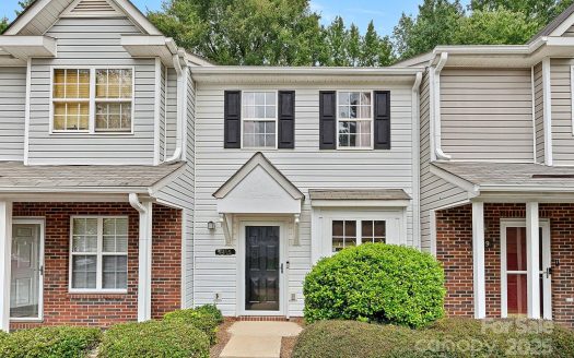 Townhouse for Sale in Charlotte, NC 28215 – 2 Bedrooms, 2 Baths – $229500