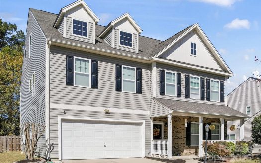 Single Family Home for Sale in Charlotte, NC 28278 – 5 Bedrooms, 4 Baths – $549500