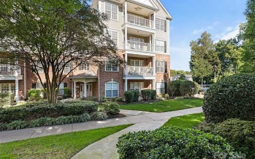 Condo for Sale in Charlotte, NC 28210 – 3 Bedrooms, 2 Baths – $369000