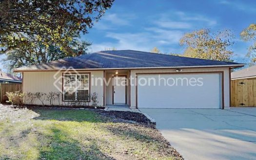 3-Bedroom Single Family Home for Rent in Jacksonville, FL 32244 – $1899/mo | 2 Baths | Updated 2025