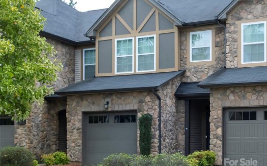 Single Family Home for Sale in Charlotte, NC 28278 – 2 Bedrooms, 3 Baths – $319900