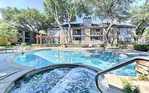 Condo for Sale in Dallas, TX 75248 – 1 Bedroom, 1 Bath – $185000