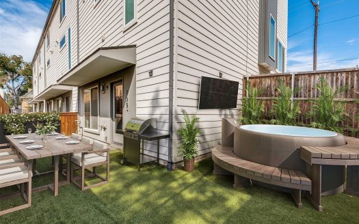 Condo for Sale in Dallas, TX 75204 – 2 Bedrooms, 3 Baths – $525000