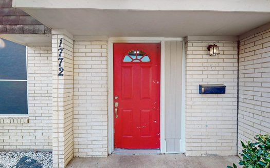 Townhouse for Sale in Fort Worth, TX 76140 – 3 Bedrooms, 3 Baths – $165000
