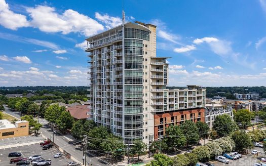Condo for Sale in Charlotte, NC 28202 – 2 Bedrooms, 2 Baths – $365000