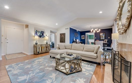 Condo for Sale in Dallas, TX 75230 – 2 Bedrooms, 2 Baths – $189900