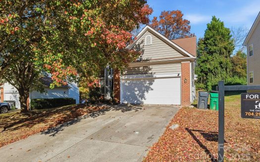 Single Family Home for Sale in Charlotte, NC 28269 – 3 Bedrooms, 3 Baths – $369000