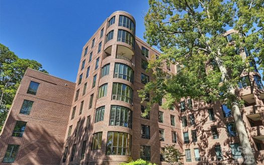 Condo for Sale in Charlotte, NC 28207 – 2 Bedrooms, 2 Baths – $640000