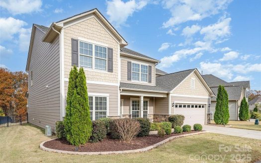 Single Family Home for Sale in Charlotte, NC 28278 – 5 Bedrooms, 3 Baths – $675000