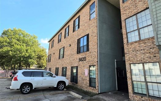 Condo for Sale in Dallas, TX 75206 – 1 Bedroom, 1 Bath – $169000