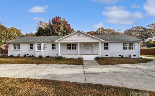 Single Family Home for Sale in Charlotte, NC 28214 – 4 Bedrooms, 3 Baths – $402000