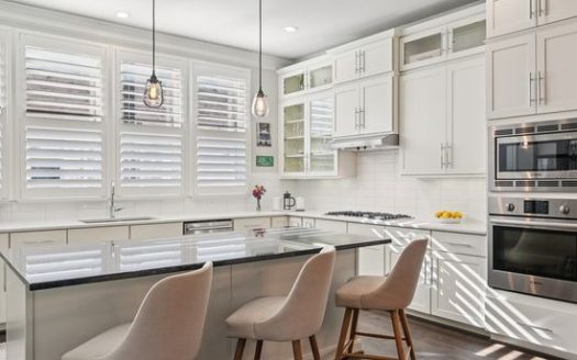 Townhouse for Sale in Dallas, TX 75219 – 3 Bedrooms, 4 Baths – $700000