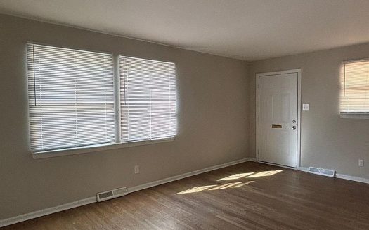 Condo for Sale in Charlotte, NC 28208 – 2 Bedroom, 1 Bath – $146000