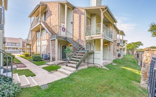 Condo for Sale in Dallas, TX 75248 – 1 Bedroom, 1 Bath – $175000