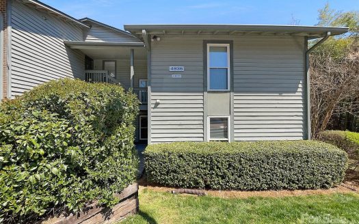 Condo for Sale in Charlotte, NC 28270 – 2 Bedrooms, 2 Baths – $200000