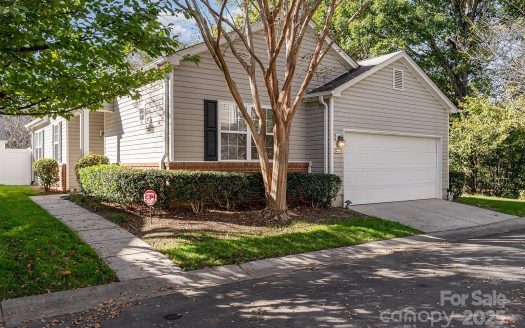 Single Family Home for Sale in Charlotte, NC 28269 – 2 Bedrooms, 2 Baths – $312000