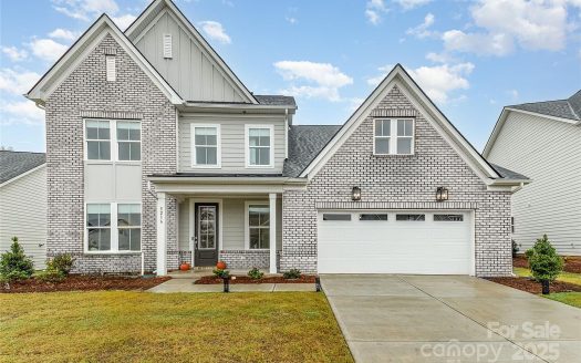 Single Family Home for Sale in Charlotte, NC 28269 – 5 Bedrooms, 5 Baths – $840000