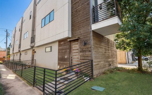 Condo for Sale in Dallas, TX 75206 – 2 Bedrooms, 3 Baths – $479000