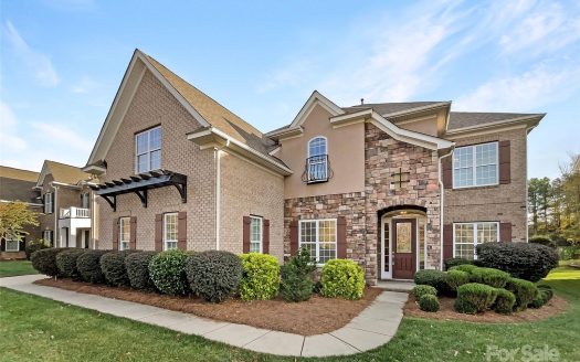 Single Family Home for Sale in Charlotte, NC 28277 – 5 Bedrooms, 4 Baths – $970000