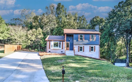 Single Family Home for Sale in Charlotte, NC 28270 – 4 Bedrooms, 3 Baths – $639900