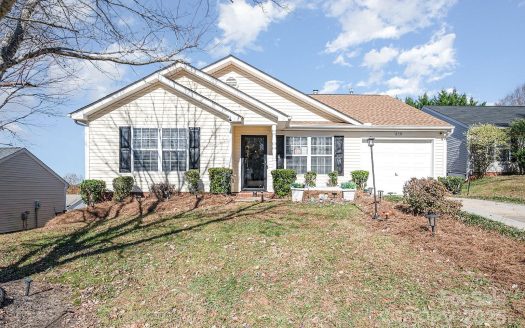 Single Family Home for Sale in Charlotte, NC 28215 – 3 Bedrooms, 2 Baths – $305000
