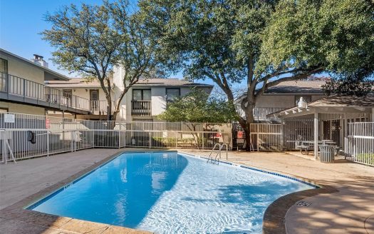 Condo for Sale in Dallas, TX 75230 – 2 Bedroom, 1 Bath – $165000