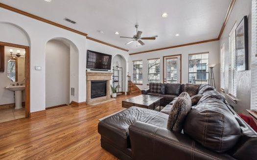 Townhouse for Sale in Dallas, TX 75204 – 2 Bedrooms, 3 Baths – $459000