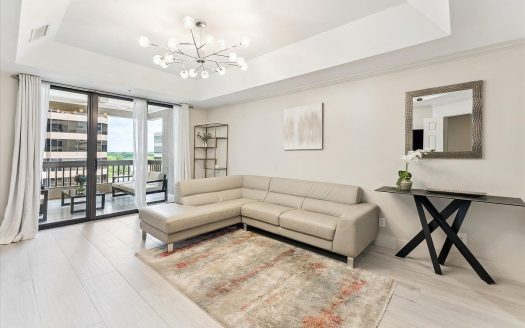 Condo for Sale in Dallas, TX 75225 – 2 Bedrooms, 2 Baths – $775000