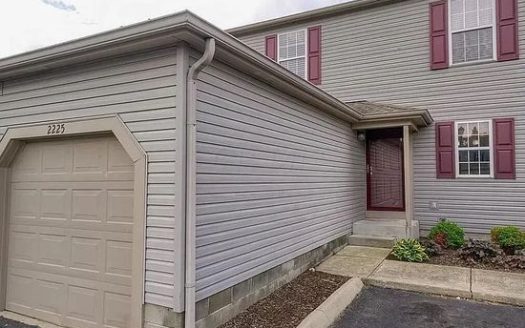 2-Bedroom Townhouse for Rent in Columbus, OH 43235 – $1835/mo | 2 Baths | Updated 2025