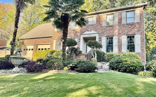 Single Family Home for Sale in Charlotte, NC 28210 – 4 Bedrooms, 3 Baths – $865000