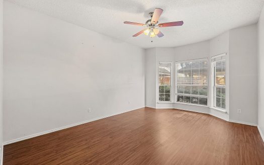Condo for Sale in Dallas, TX 75230 – 1 Bedroom, 1 Bath – $185000